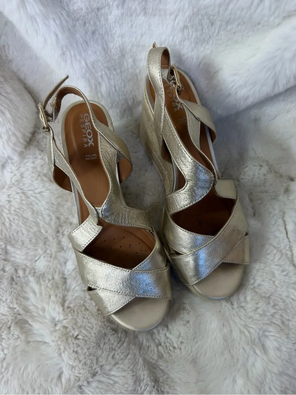 Geox Women's Gold Tone Leather Criss Cross Strap Wedge Espadrilles Size 38